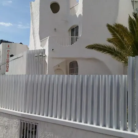 Casas Blancas Tortugas * プラヤ・デ・ラス・アメリカス